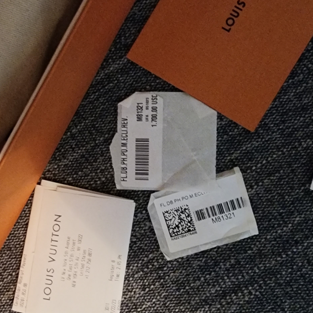 Louis Vuitton Black Monogram Men's Bag - Picture 7 of 9